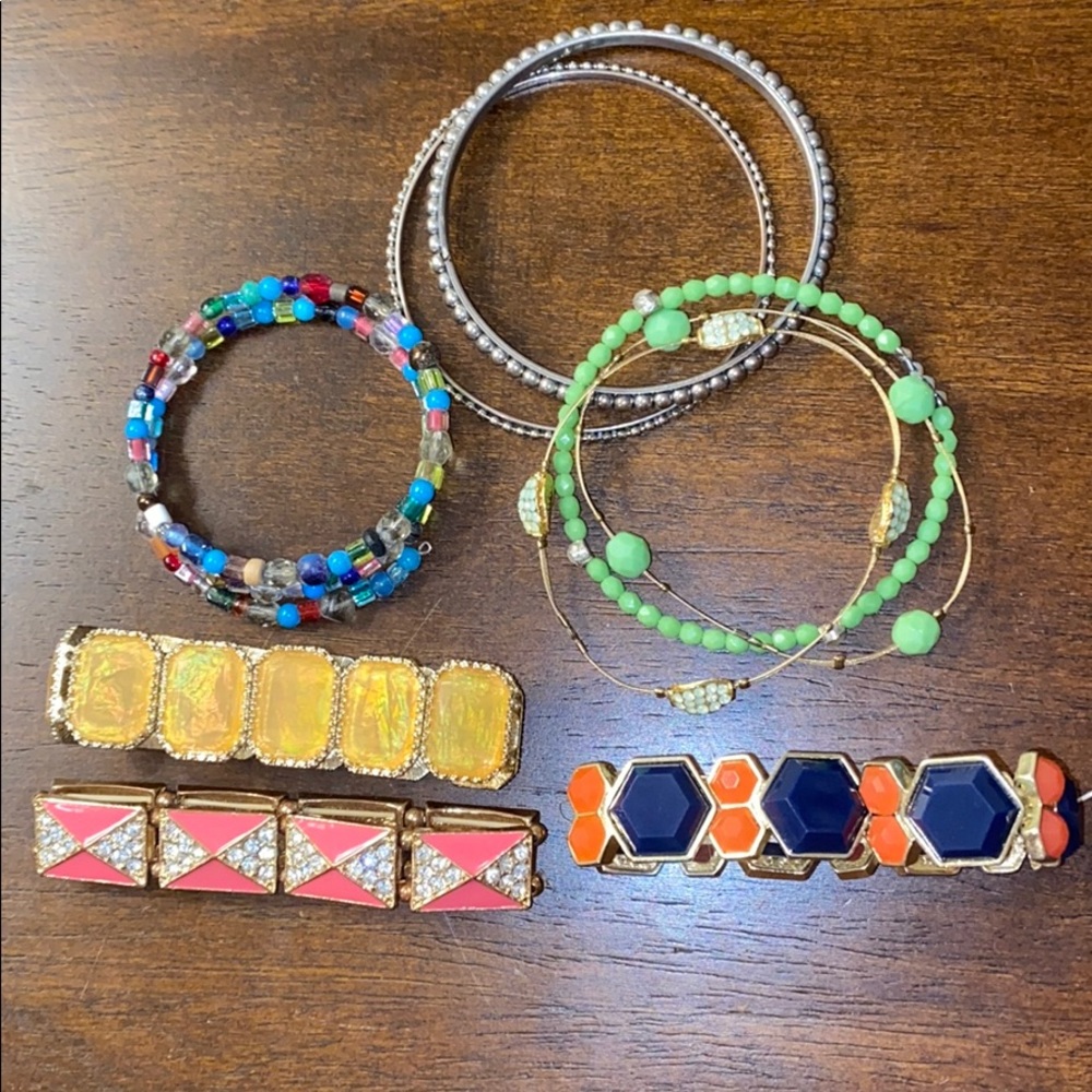 Fun bundle of 9 fashion jewelry bracelets✨